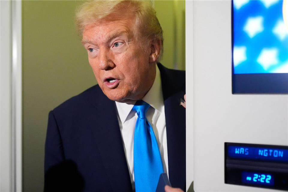 Trump macht Druck auf die Hamas, weitere tote Geiseln schnell zu übergeben. Mark Schiefelbein/AP/dpa