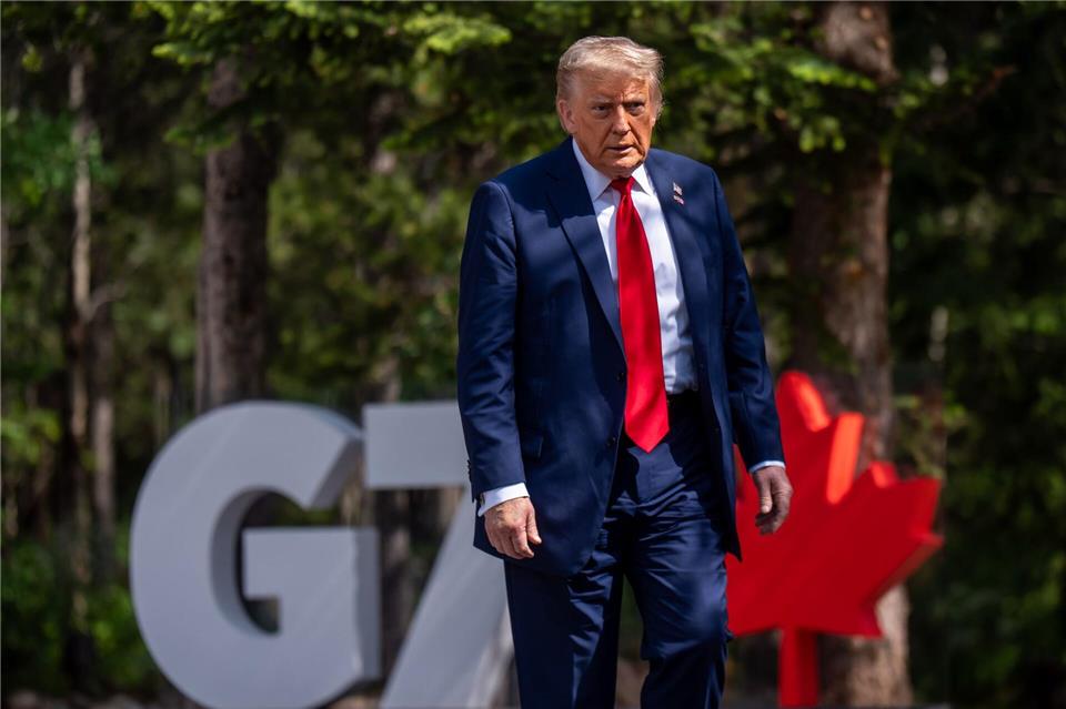 Trump provoziert schon vor Beginn des Gipfels.Michael Kappeler/dpa-Pool/dpa