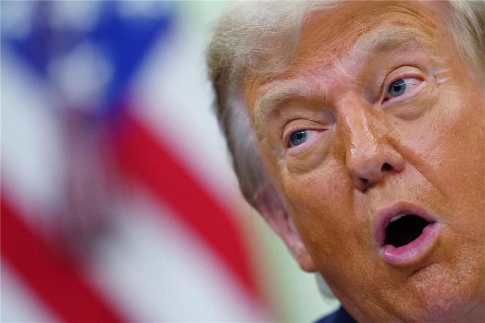 Trump sagt zuvor angekündigte schwere Angriffe auf den Iran ab. Julia Demaree Nikhinson/AP/dpa