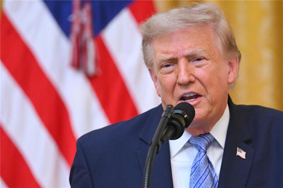 Trump schürt Misstrauen an fairen und freien Wahlen in den USA. Saul Loeb/Pool AFP/AP/dpa