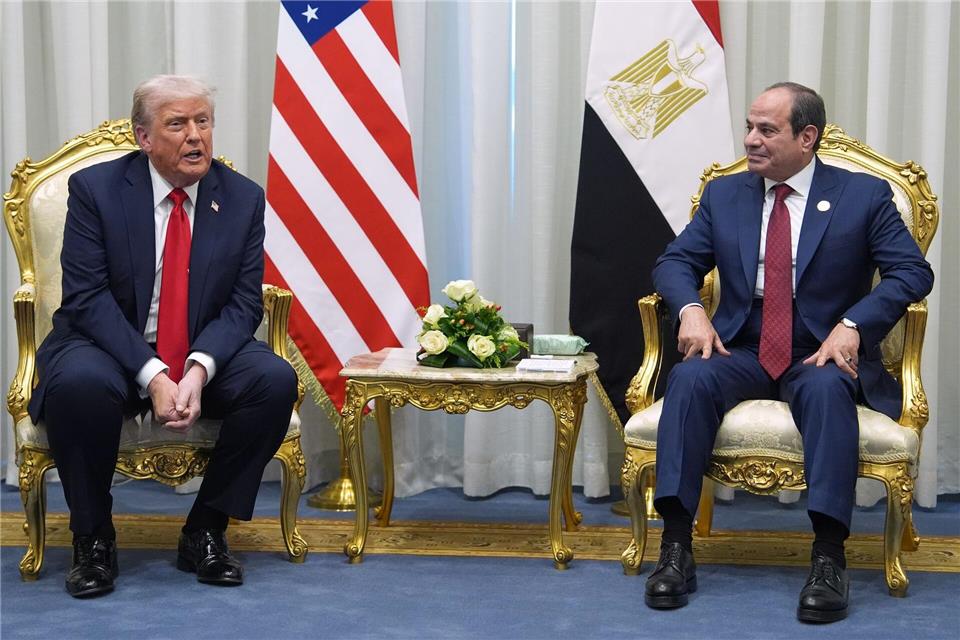 Trump spricht über die weiteren Gaza-Verhandlungen.Evan Vucci/AP Pool/AP/dpa