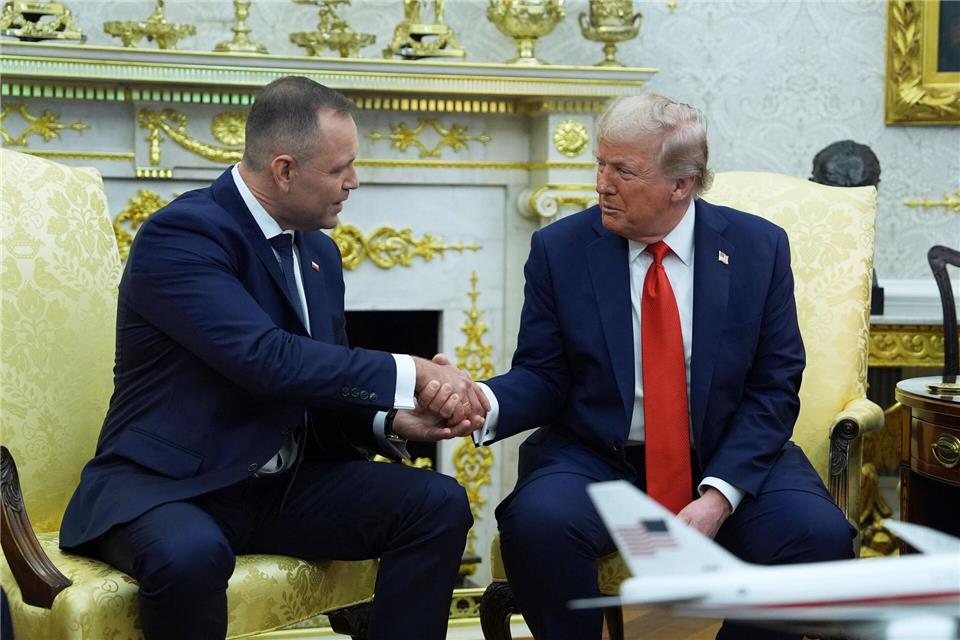 Trump und Nawrocki verstanden sich beim Treffen gut (Archivbild).Evan Vucci/AP/dpa