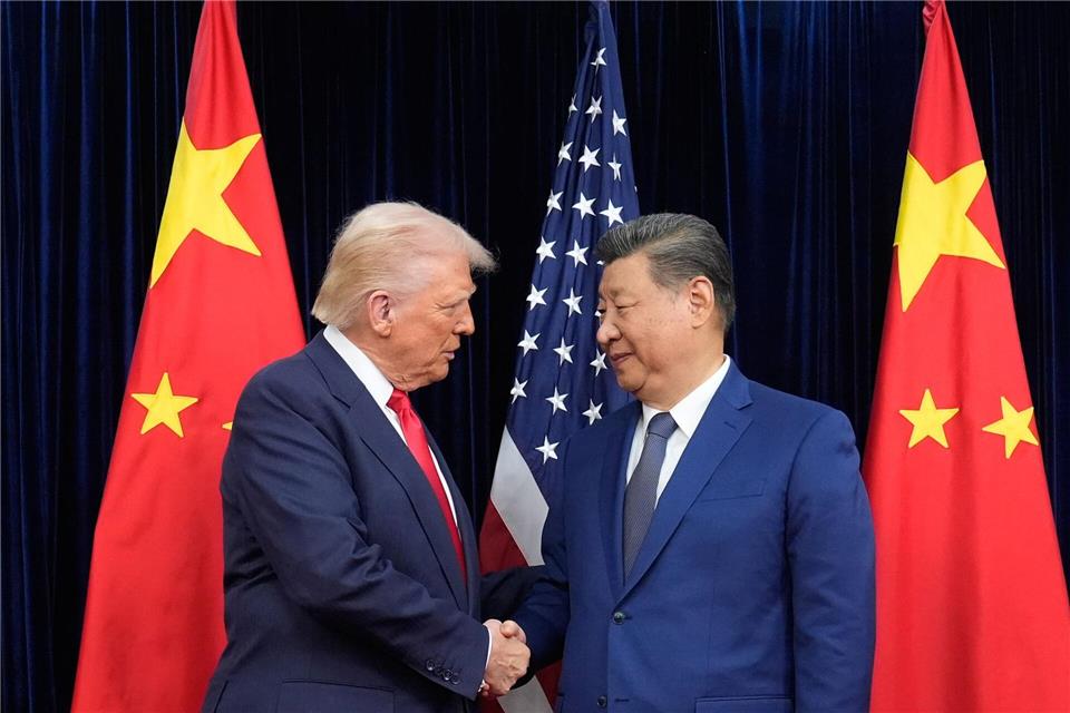 Trump und Xi treffen erneut aufeinander (Archivbild).Mark Schiefelbein/AP/dpa