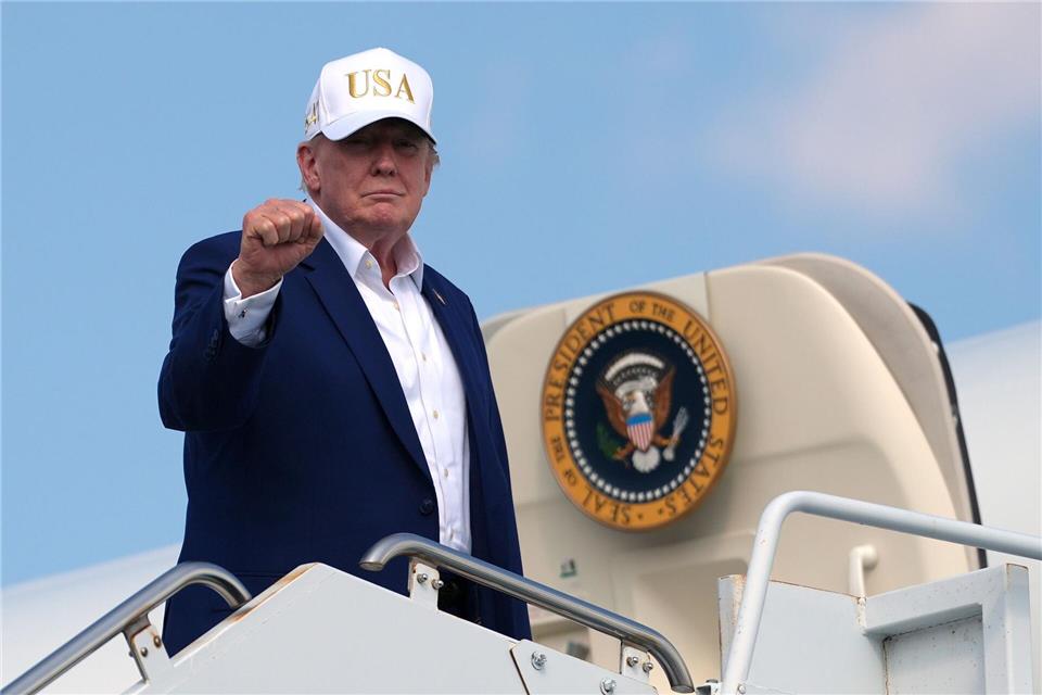 Trump vergleicht das diplomatische Tauziehen mit dem Iran mit einem Schachspiel. Julia Demaree Nikhinson/AP/dpa