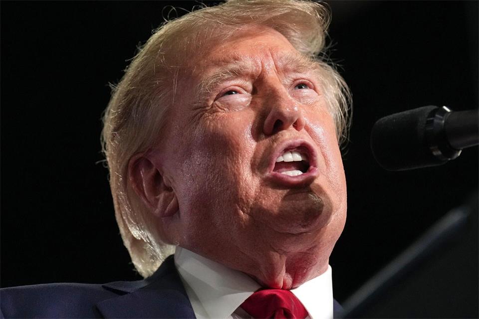 Trump warnt den Iran vor weiteren Angriffen. Jacquelyn Martin/AP/dpa