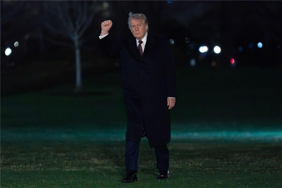 Trump will, dass die Straße von Hormus wieder sicher befahrbar wird. Jose Luis Magana/AP/dpa