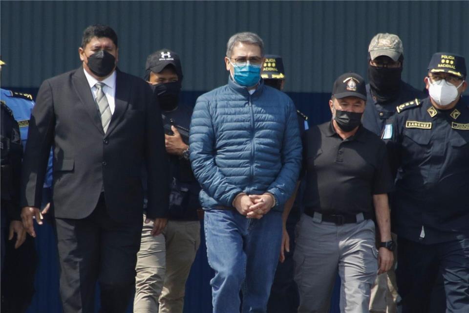 Trump will den als Drogendealer verurteilten Ex-Präsidenten von Honduras begnadigenElmer Martinez/AP/dpa