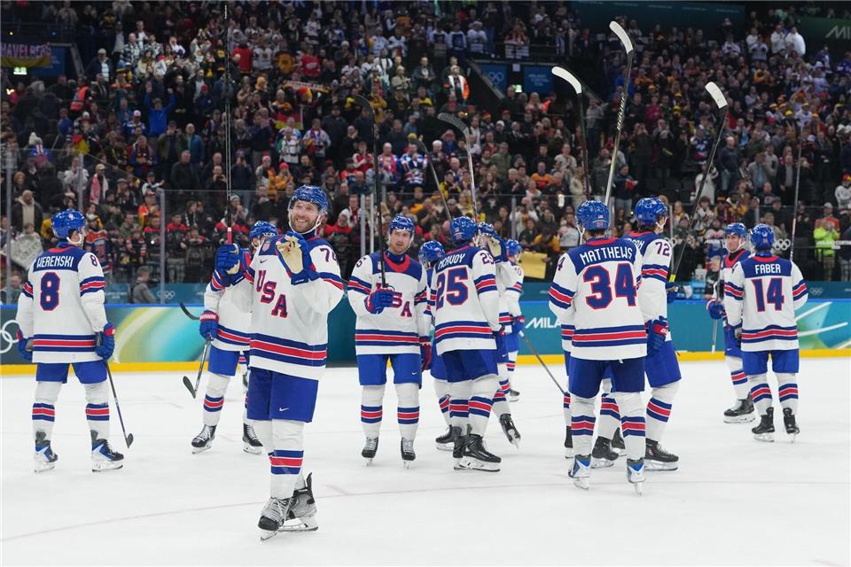 Trump will italienischen Berichten zufolge das US-Eishockey-Team anfeuern, wenn es die Mannschaft ins Finale schaffen sollte. (Archivbild)Carolyn Kaster/AP/dpa