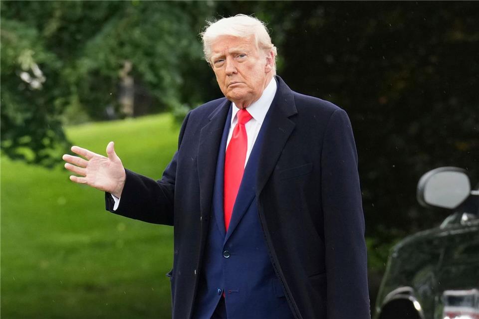 Trump will mehr Produktion in den USA. Jacquelyn Martin/AP/dpa