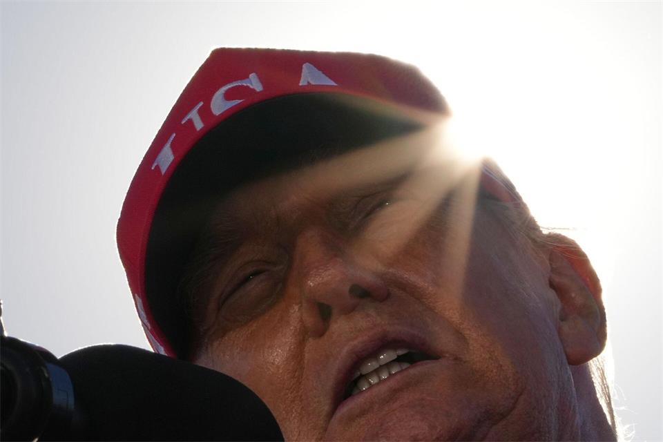 Trump will mit Putin telefonieren. Julia Demaree Nikhinson/AP/dpa