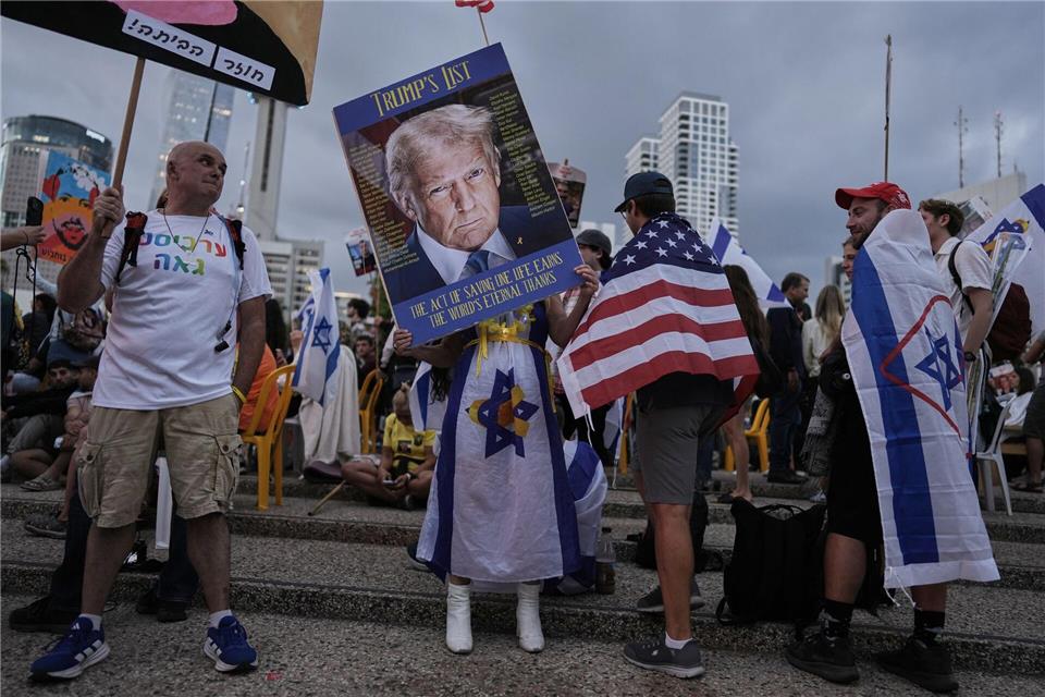 Trump wird für seinen Friedensplan im Gaza-Krieg von vielen gefeiert.Oded Balilty/AP/dpa