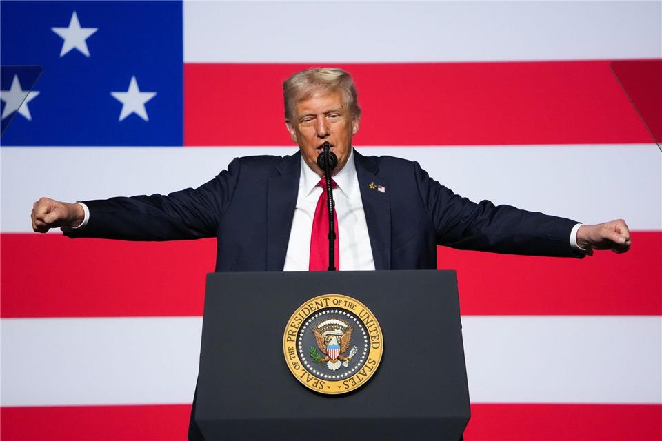 Trump wünscht, dass die Unis verbieten, was „konservative Ideen bestrafen, herabsetzen oder sogar Gewalt gegen sie anstiften könnte“.  Andrew Harnik/Pool Getty Images North America/AP/dpa