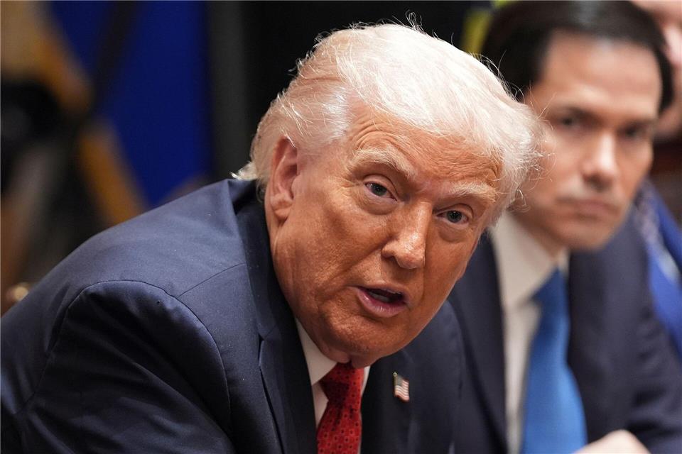 Trump wurde auf seine frühere Äußerung angesprochen, dass die Ukraine von Russland besetzte Gebiete zurückgewinnen könnte.Evan Vucci/AP/dpa