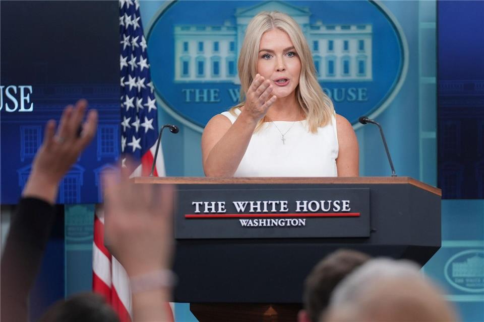 Trumps Sprecherin Karoline Leavitt stellt klar, dass die Visa-Gebühr nicht jährlich erhoben wird. Evan Vucci/AP/dpa