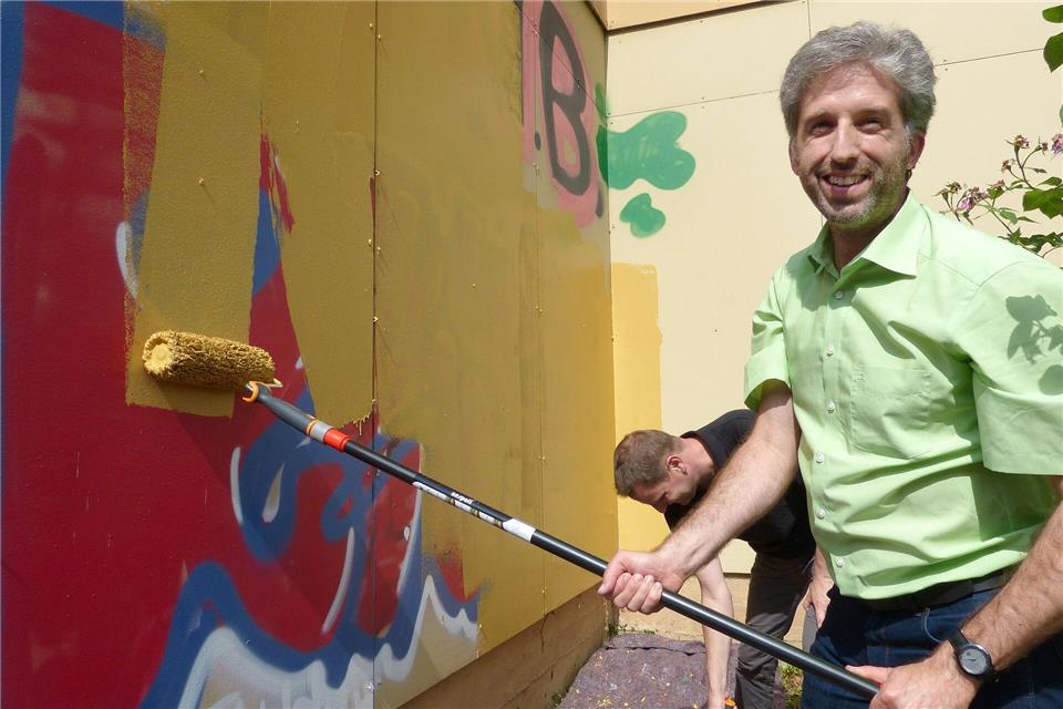 Tübingens Oberbürgermeister Palmer will härtere Strafen für Graffiti und Wildpinkler. (Archivfoto)Kathrin Löffler/dpa