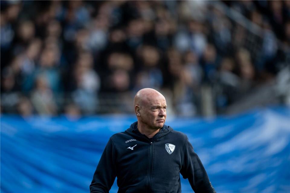 Türkische Sonne statt Winter in Bochum: Der VfL um Trainer Uwe Rösler reist kurzfristig zum Trainingslager in die Türkei. (Archivbild) Fabian Strauch/dpa