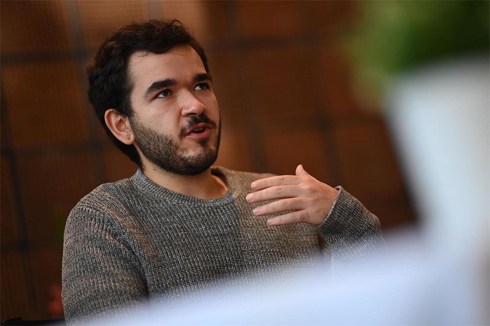 Tugay Saraç wird für sein Engagement in Trier ausgezeichnet. (Archivbild)Britta Pedersen/dpa-Zentralbild/dpa