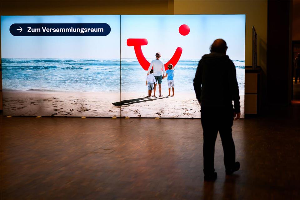 Tui-Gäste sollen aus der Golfregion heimfliegen. (Symbolbild)Julian Stratenschulte/dpa