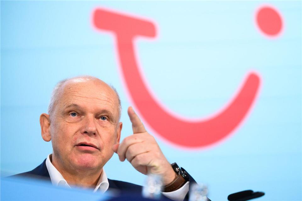 Tui-Vorstandschef Ebel hat die Rückholung von Tui-Gästen angekündigt. (Archivbild) Julian Stratenschulte/dpa