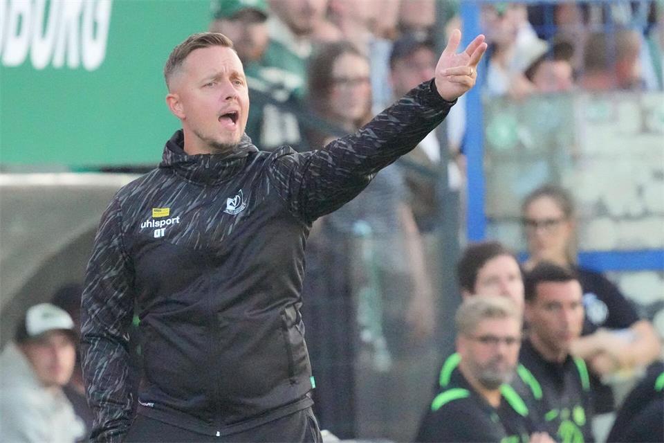 Twardzik lobte die Mentalität seines Teams.Soeren Stache/dpa