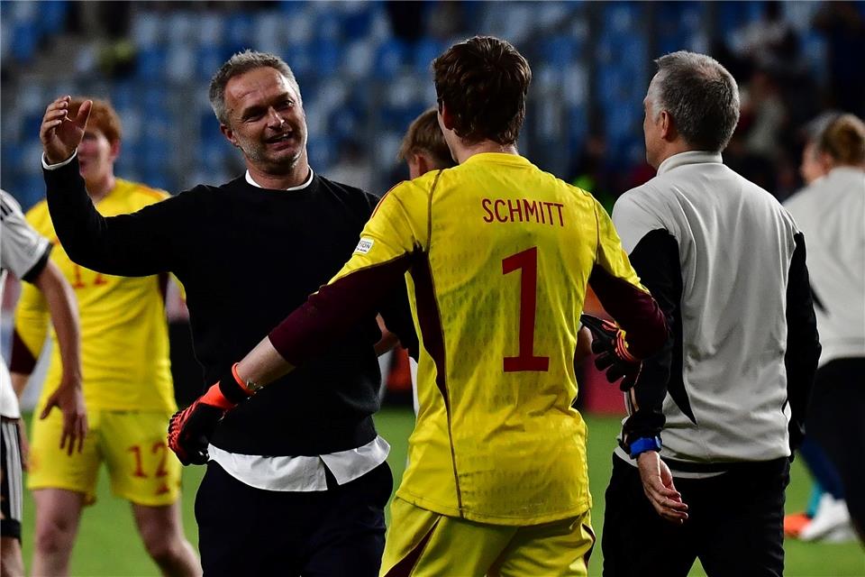 WM-Wintermärchen der U17 vor goldenem Moment U17-Trainer Christian Wück lässt offen, ob Max Schmitt im WM-Finale im Tor steht.