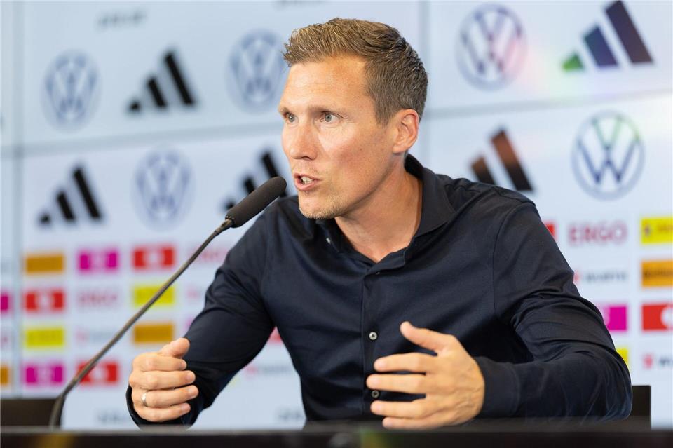 U20-Nationaltrainer Hannes Wolf lobt Einführung einer U21-Liga (Archivbild).Jürgen Kessler/dpa