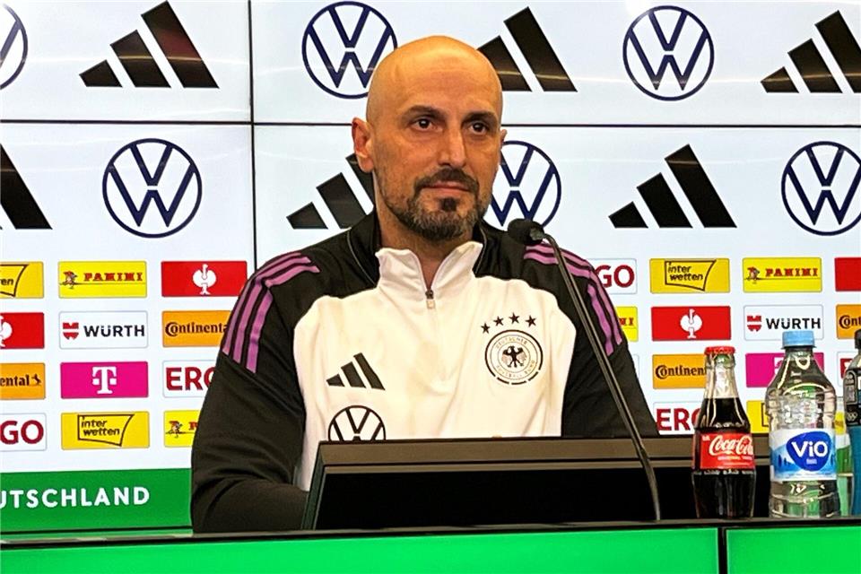 U21-Nationaltrainer Antonio Di Salvo lässt die Frage nach der Nummer 1 offen. (Archivfoto)Christian Kunz/dpa
