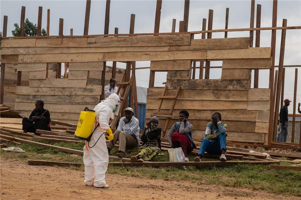 UNDP: Ebola führt auch zu einem Wirtschaftseinbruch. (Archivbild)Moses Sawasawa/AP/dpa