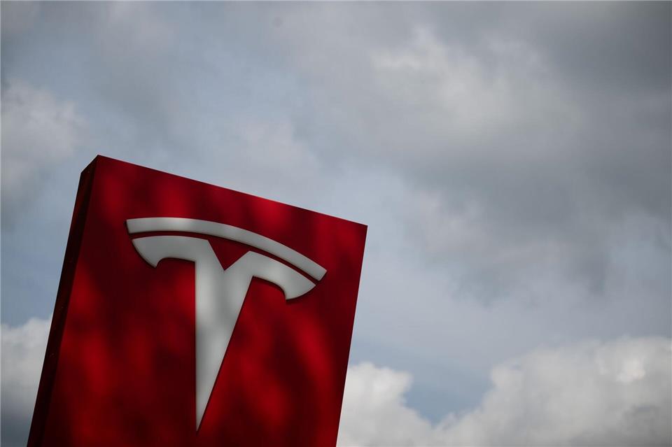 Neue US-Ermittlungen zu Teslas „Autopilot“-Software US-Aufseher untersuchen Teslas „Autopilot“-Software schon lange. (Archivbild)Sebastian Gollnow/dpa