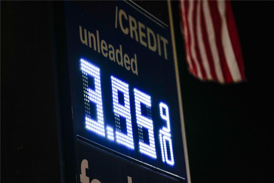 US-Benzinpreise steigen auf höchstes Niveau seit Jahren (Archivbild).Jenny Kane/AP/dpa