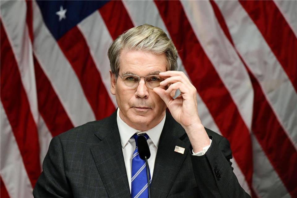 US-Finanzminister Bessent hat die Möglichkeit einer weiteren Lockerung der Sanktionen auf russisches Öl ins Spiel gebracht. (Archivbild)Magnus Lejhall/TT News Agency/AP/dpa