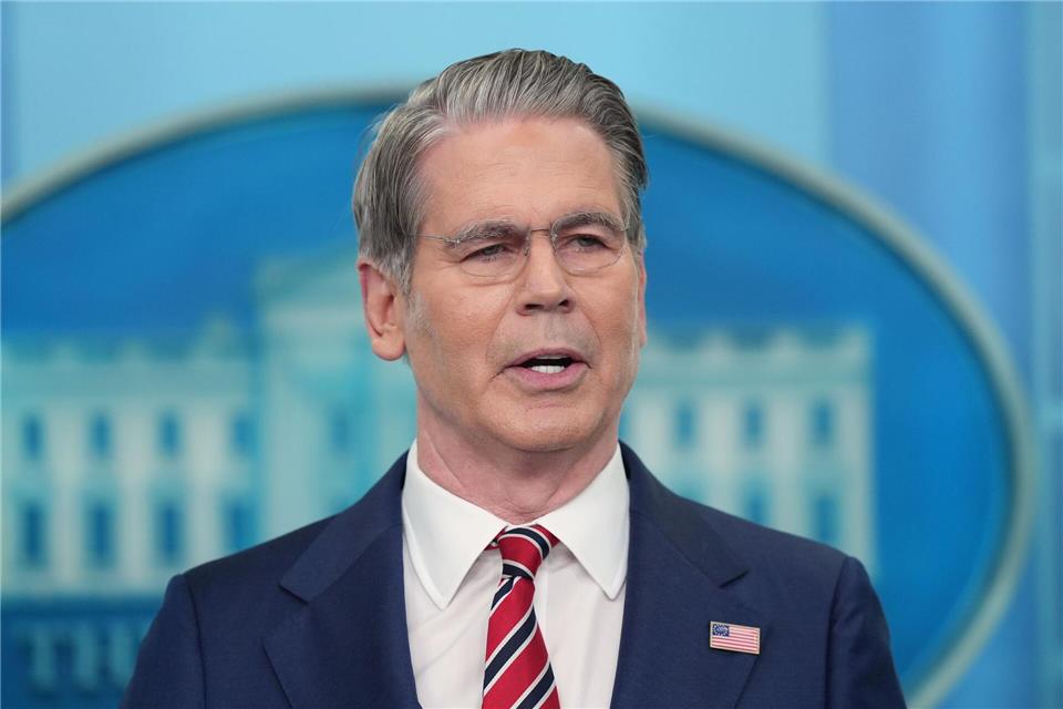 US-Finanzminister Bessent meint, dass die US-Seeblockade dem Iran wichtige Einnahmen nimmt. (Archivbild)Alex Brandon/AP/dpa