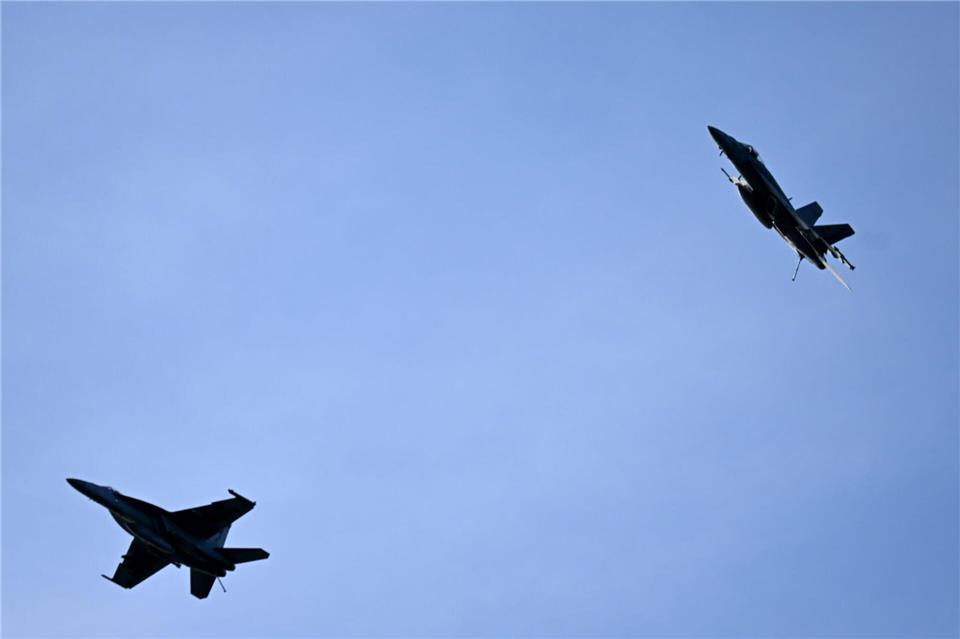 US-Flugzeugträger zu Nato-Übung in der Nordsee US-Flugzeugträger zu Nato-Übung in der NordseeFederico Gambarini/dpa