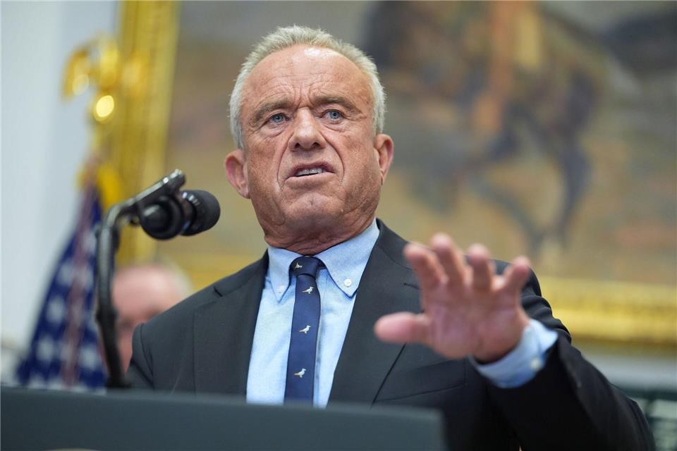US-Gesundheitsminister Robert F. Kennedy Jr. kritisiert Deutschland. (Archivbild)Evan Vucci/AP/dpa