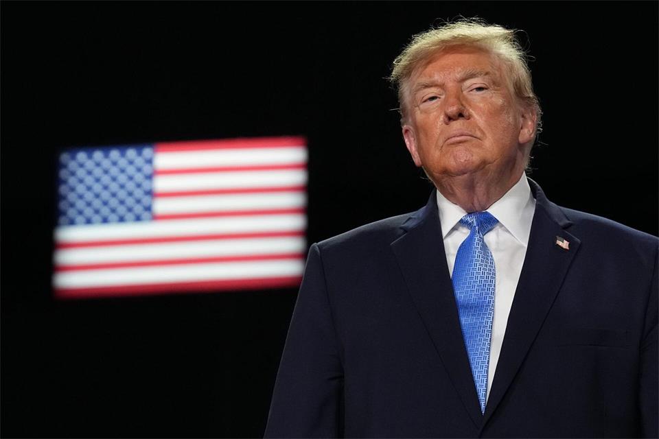 US-Präsident Donald Trump ist ein politischer Verbündeter der Bolsonaro-Familie.Jacquelyn Martin/AP/dpa