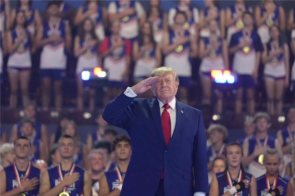 US-Präsident Donald Trump nimmt an der Eröffnung der Patriot Games teil.Sue Ogrocki/AP/dpa