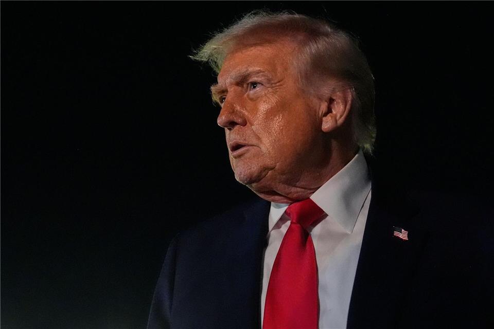 US-Präsident Donald Trump ruft die Menschen im Iran auf, ihre Führung zu stürzen.Julia Demaree Nikhinson/AP/dpa