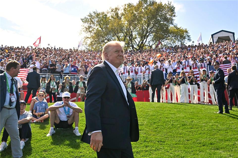 US-Präsident Donald Trump sah zum Auftakt des Ryder Cups überraschend starke Europäer.Mandel Ngan/POOL AFP/AP/dpa