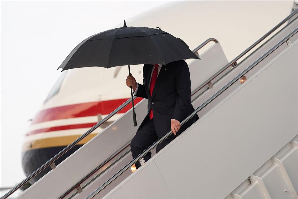 US-Präsident Donald Trump trifft auf der Joint Base Andrews ein.Alex Brandon/AP/dpa