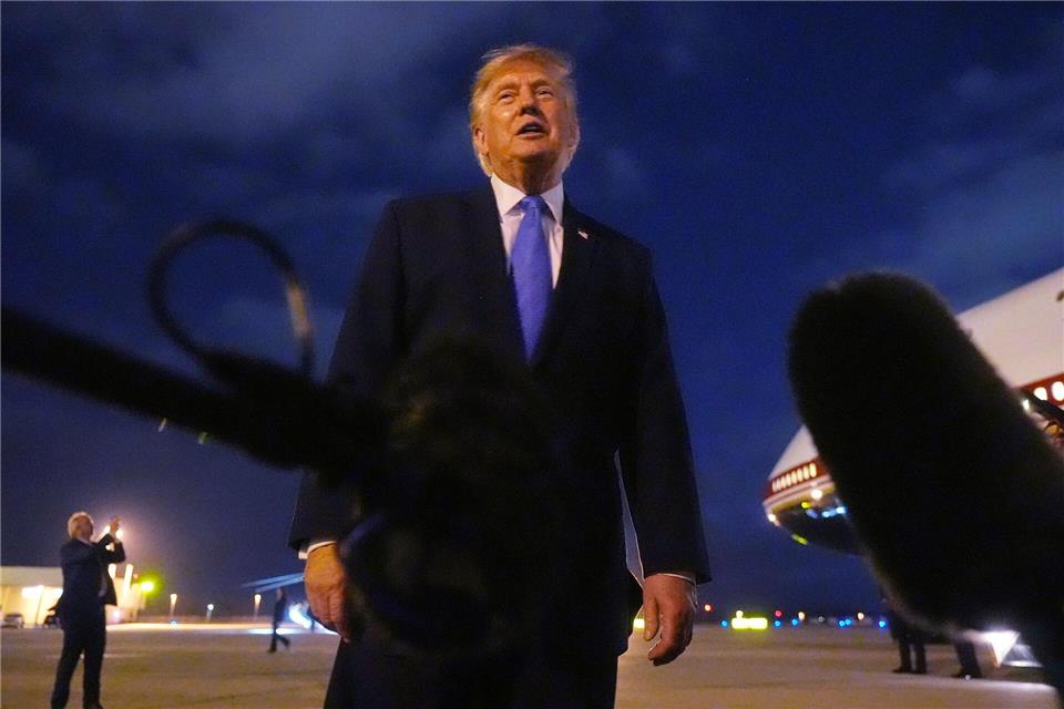 US-Präsident Donald Trump war mehrfach zwischen Drohungen und Ankündigungen von Verhandlungslösungen hin- und hergewechselt.Mark Schiefelbein/AP/dpa