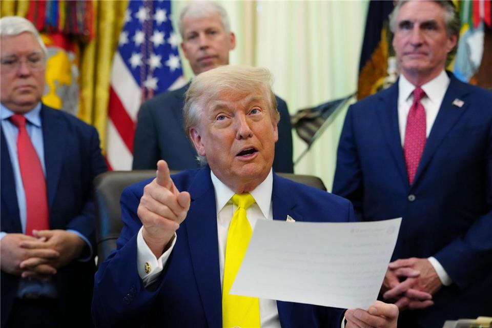 US-Präsident Donald Trump will sich in New York zumindest ein NBA-Finalspiel anschauen.Julia Demaree Nikhinson/AP/dpa