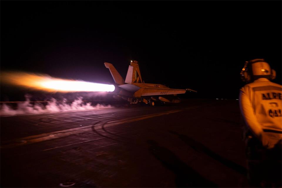 US-Präsident Trump erwägt nun neue Angriffe im Jemen - wie schon 2024 und 2025. (Archivbild)Mc3 Janae Chambers/U.S. Navy/Zuma Press/dpa