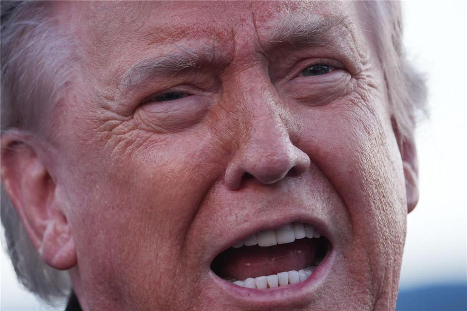 US-Präsident Trump hat eine Waffenruhe zwischen der Ukraine und Russland verkündet.Mark Schiefelbein/AP/dpa