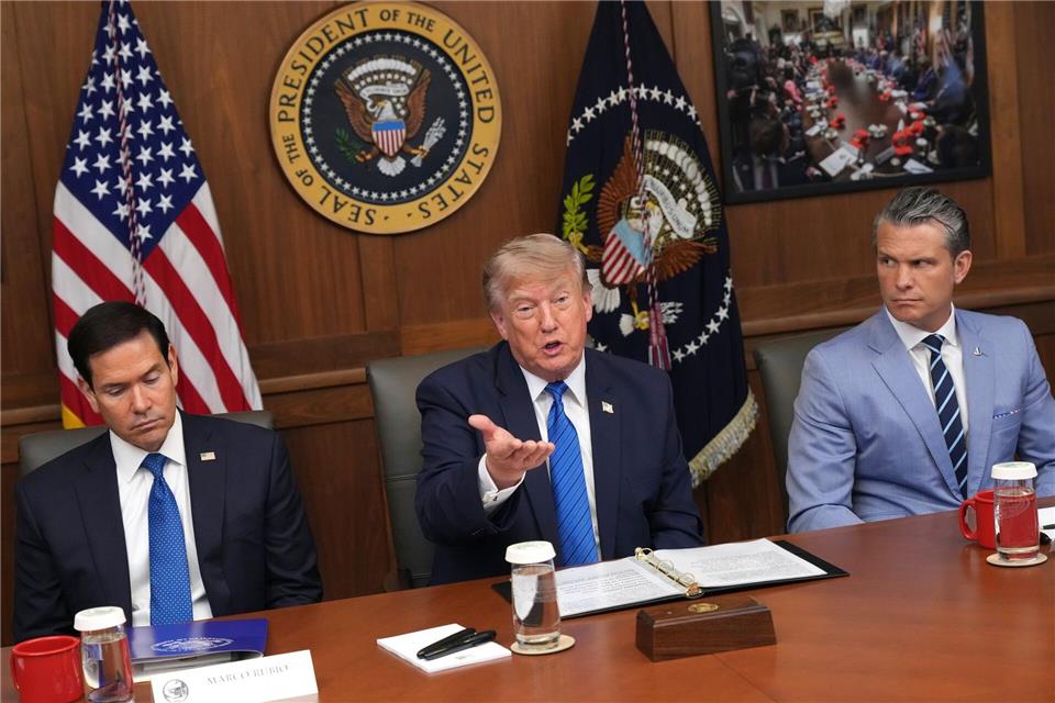 US-Präsident Trump hat nach eigenen Worten nicht mit FIFA-Chef Infantino über die Investorenpläne gesprochen.Jacquelyn Martin/AP/dpa