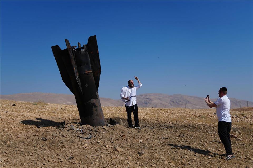 US-Präsident Trump hatte zuvor auf seiner Plattform Truth Social den Iran und Israel aufgefordert, die Angriffe sofort einzustellen.Mahmoud Illean/AP/dpa