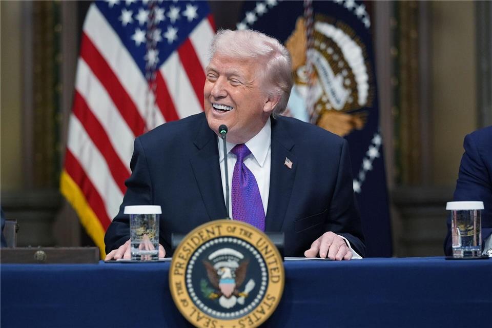 US-Präsident Trump verpflichtet Tech-Konzerne zu eigener Stromproduktion für Rechenzentren.Jacquelyn Martin/AP/dpa