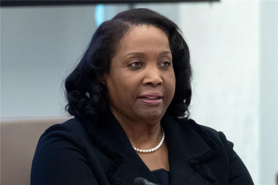 US-Präsident Trump will Fed-Vorstandsmitglied Cook angeblich wegen Hypothekenbetrugs loswerden. (Archivbild)Mark Schiefelbein/AP/dpa