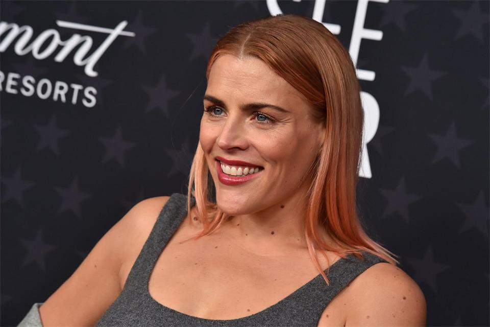 US-Schauspielerin Busy Philipps hat sich einen Hirntumor entfernen lassen. (Archivbild)Jordan Strauss/Invision/AP/dpa