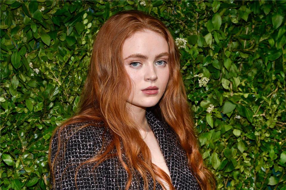 US-Schauspielerin Sadie Sink („Stranger Things“) ärgert sich auf der Theaterbühne über Zuschauer mit Handys. (Archivbild)Evan Agostini/Invision/dpa