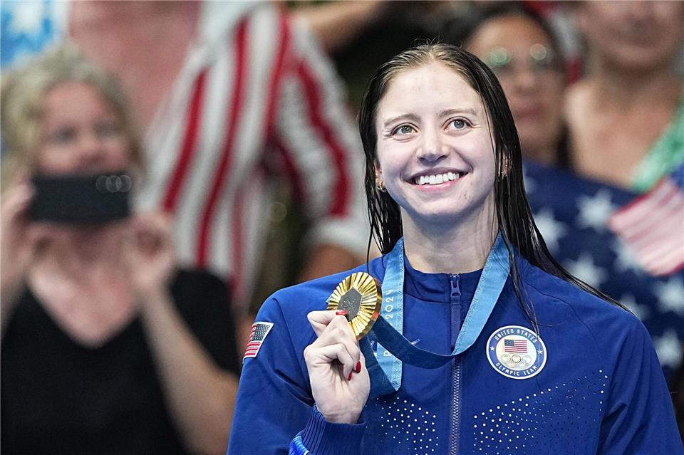 US-Schwimmerin Kate Douglass ist Olympiasiegerin über 200 Meter Brust. Nun verbesserte sie den Weltrekord über 50 Meter Freistil. (Archivbild)Michael Kappeler/dpa